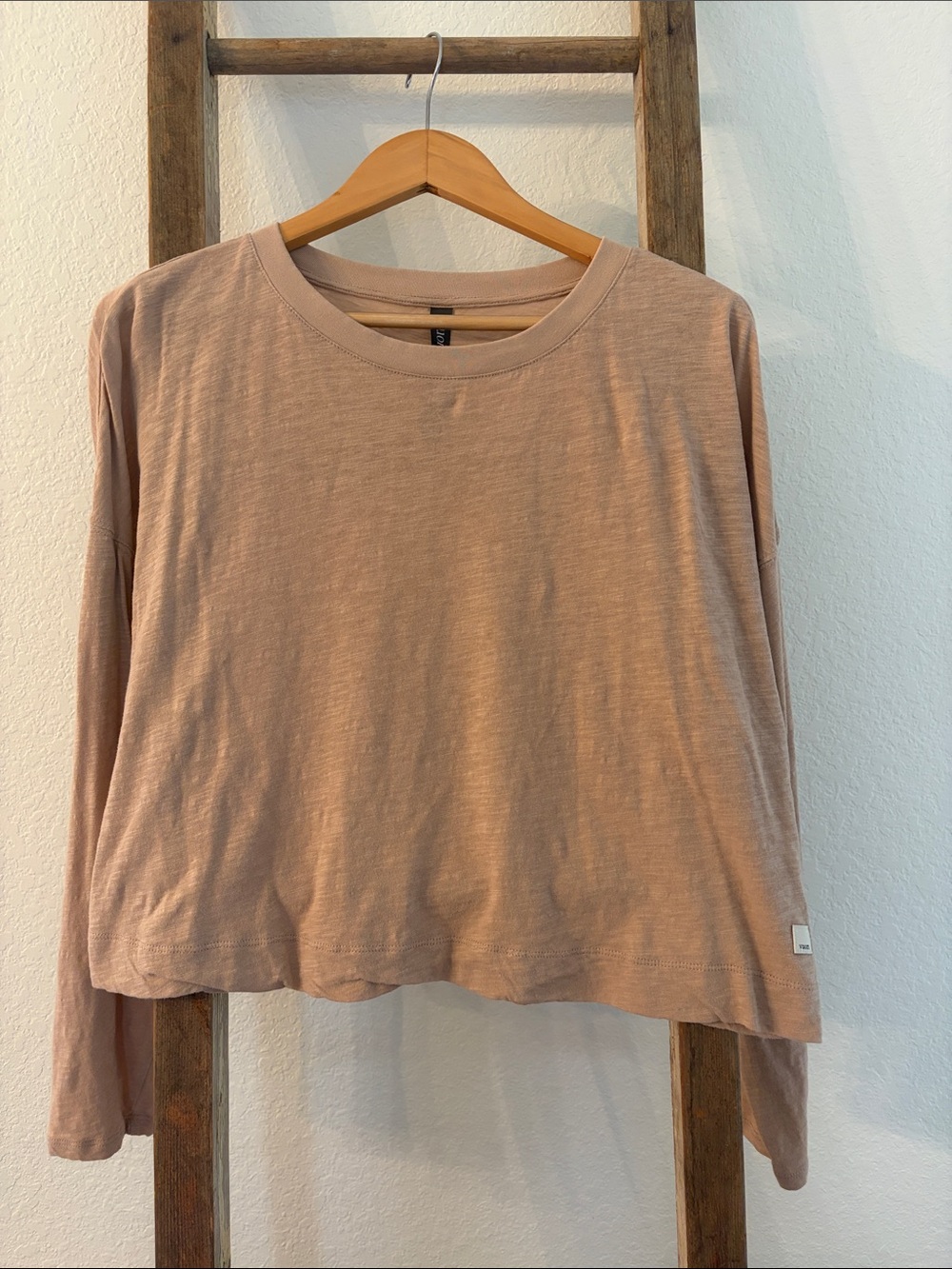 Vuori Long Sleeve Crewneck Top in Dusty Rose